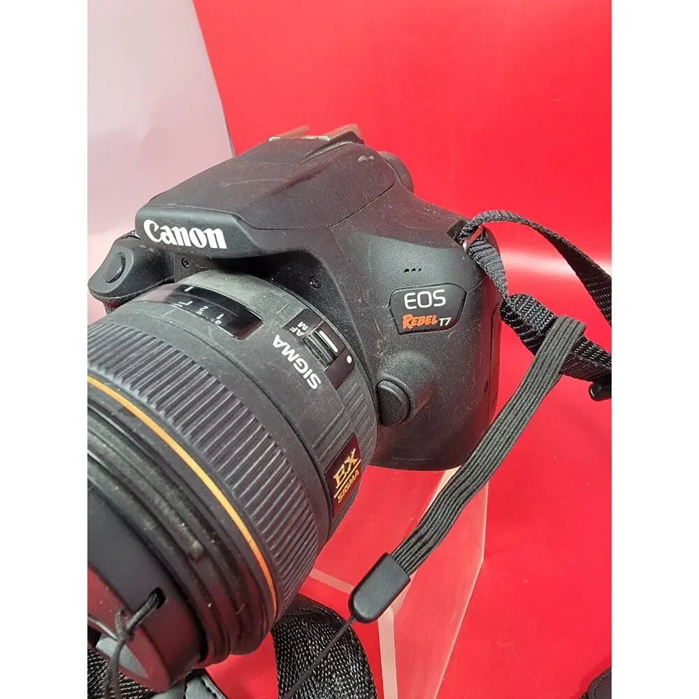 Canon EOS Rebel T7 DSLR Camera Sigma 30mm f/1.4 Lens Strap New Battery & Charger